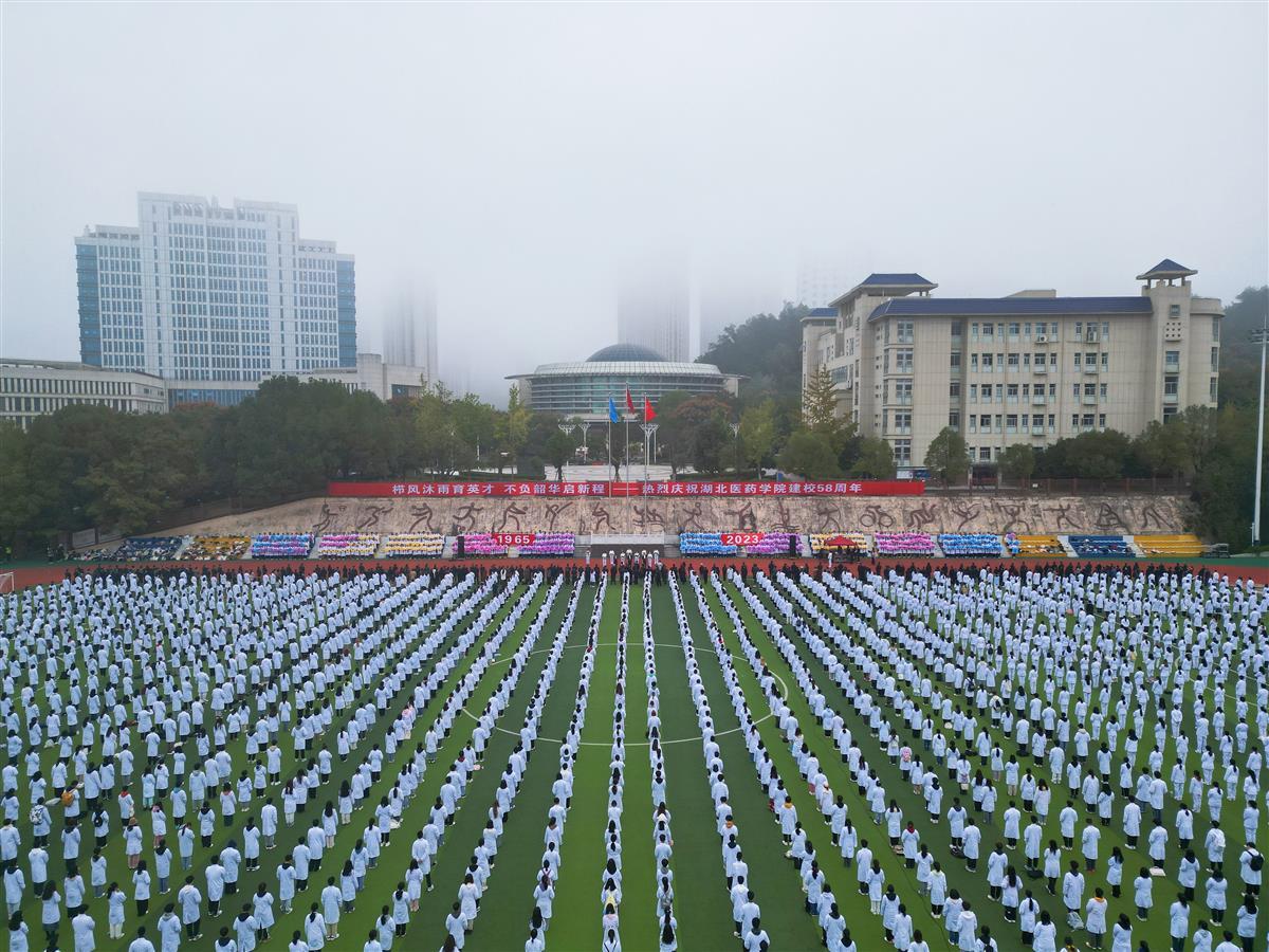 升旗仪式1.jpg 升旗仪式1.jpg